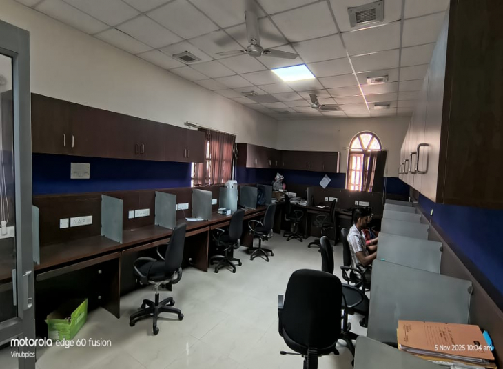 2800 Sq.Ft,  Commercial Office / Space