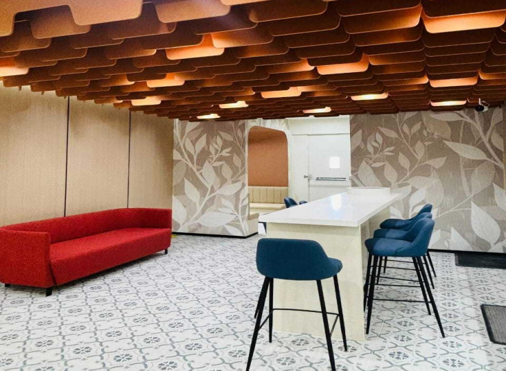 1000 Sq.Ft,  Commercial Office / Space