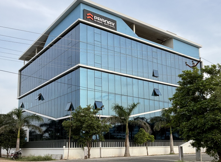 2000 Sqft, Commercial Office / Space in Kalapatti